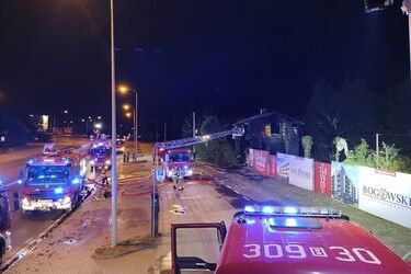 Pożar pustostanu przy ulicy Wyszyńskiego. Płomienie były widoczne z daleka