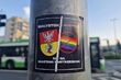 Marsz Równości wciąż wzbudza kontrowersje. Homofobiczne naklejki pojawiły się w centrum