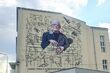 W mieście pojawił się nowy mural. Przedstawia ważną postać dla białostockiej kultury