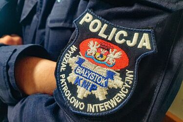 Dwóch mężczyzn zatrzymanych za przemoc domową. Jeden z nich podpalił wózek dziecięcy