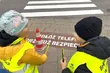 Białystok. Przy przejściach dla pieszych pojawiły się specjalne napisy