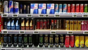 Nowy trend na rynku energetyków. Kofeinowe "snusy" dostępne dla każdego!