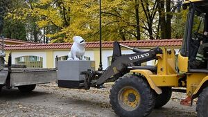 Pies Kawelin jak nowy! Rzeźba powróciła na swoje miejsce