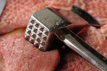 Zaatakowała kobietę tłuczkiem do mięsa. Spędzi lata w więzieniu