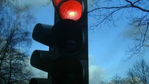 Zerwana linia energetyczna w Białymstoku. Utrudnienia w okolicy wiaduktu
