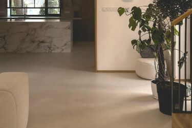 Mikrocement na stare płytki - idealny sposób na odnowienie wnętrza
