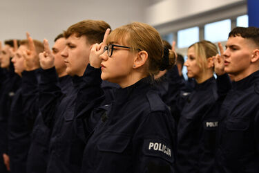 Podlaska Policja wzmocniona. 36 nowych funkcjonariuszy rozpoczyna służbę