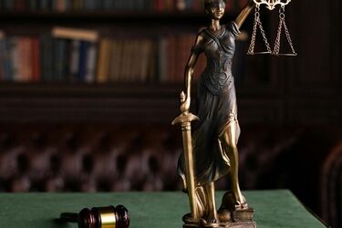 Wyłudzał odszkodowania i prał pieniądze. Obrona złożyła apelację