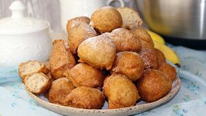Hit karnawału! Pyszne bananowe pączki w 15 minut