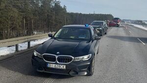 Wypadek na S8 w kierunku Warszawy. Trzy osoby trafiły do szpitala