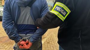 33-latek zatrzymany za rozbój w centrum Białegostoku. Zaatakował kobietę w mieszkaniu