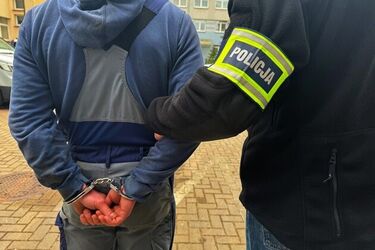 33-latek zatrzymany za rozbój w centrum Białegostoku. Zaatakował kobietę w mieszkaniu