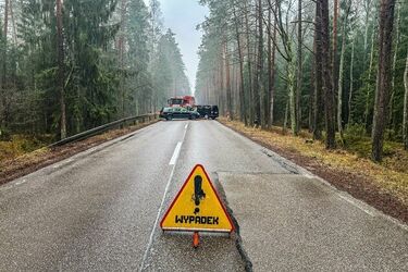 Wypadek na DK 16. Jedna osoba trafiła do szpitala