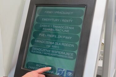 Można ominąć kolejkę w urzędzie. Coraz więcej osób korzysta z tej opcji