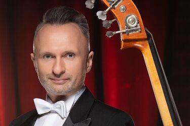 Kamil Łomasko nominowany do Fryderyków 2025. Sukces kontrabasisty z Białegostoku