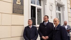 W Białymstoku została odsłonięta tablica pamiątkowa poświęcona Antoniemu Oleksickemu
