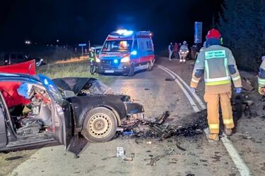 Czołowe zderzenie pod Białymstokiem. Zginęli 32-latek i roczne dziecko
