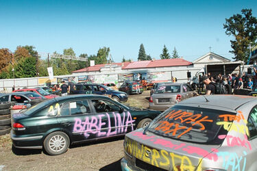 Wyścigi wraków i charytatywna zbiórka. Wyjątkowa impreza już w weekend