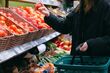 Inflacja w Polsce niższa niż prognozowano. Ceny rosną wolniej