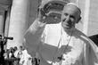 Papież Franciszek nie żyje