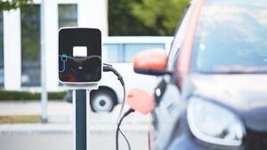 Sprzedaż aut zeroemisyjnych ciągle rośnie. Które elektryki Polacy kupują najchętniej?