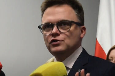 Hołownia pozwał posłów PiS. Poszło o dom na Podlasiu