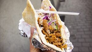 Nowy kebab w Białymstoku. Na otwarciu zjawiły się tłumy