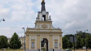 Zegar w Wielkiej Bramie "Gryf" działa od XVIII wieku. Można go zobaczyć z bliska