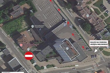 Parkujesz przy urzędzie? Od piątku zapomnij o wjeździe od Ogrodowej