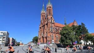 Z modlitwą na dwóch kółkach. 130 rowerzystów ruszyło na Jasną Górę