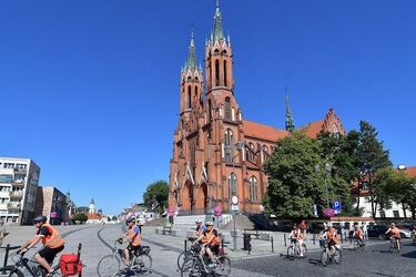 Z modlitwą na dwóch kółkach. 130 rowerzystów ruszyło na Jasną Górę