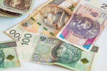 100 tys. osób odzyska pieniądze. Nowa ustawa wyrówna emerytury i renty