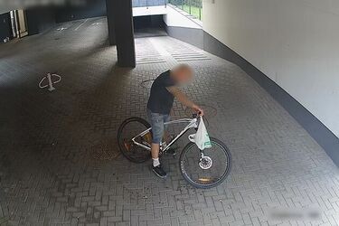 Pijany 41-latek ukradł rower i otrzymał mandat. Potem usłyszał kolejne zarzuty