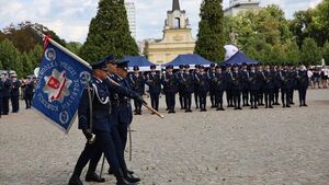 Święto Policji na dziedzińcu Pałacu Branickich. Wręczono medale i odznaczenia