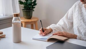 Nowe zasady pracy w upały od 2027 roku. Co już dziś musi zapewnić pracodawca?