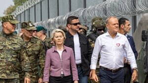 Premier Donald Tusk i Ursula von der Leyen na polsko-białoruskiej granicy