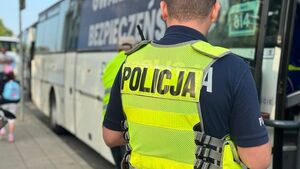 Bezpieczna droga do szkoły. Policja kontroluje autobusy i okolice placówek