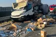 Wypadek na S61. Zginęło bydło. Do tego wysypały się papierosy