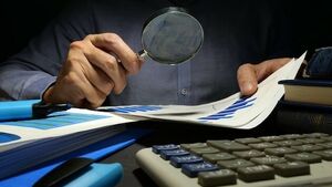 Zamiast 91 mln zł dochodu – 94 mln zł straty. Skarbówka wykryła manipulacje