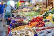Kolejna sieć rusza z loterią. Do wygrania sztabki złota i nowoczesne samochody