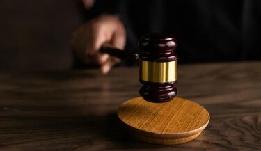 Mężczyzna usłyszał 62 zarzuty. Sąd zajmie się sprawą tzw. covidowych pożyczek
