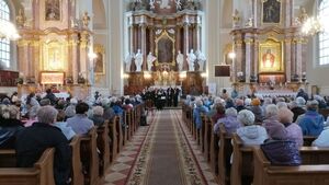 Seniorzy pielgrzymowali do Różanegostoku. "Różaniec ma moc przemieniać serca"