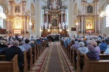Seniorzy pielgrzymowali do Różanegostoku. "Różaniec ma moc przemieniać serca"