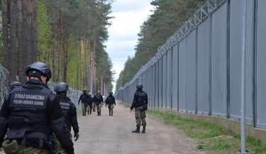 Napięta sytuacja na granicy. Migranci atakowali patrole Straży Granicznej