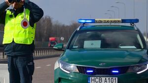 Kontrola drogowa zakończyła się wpadką. 175 litrów lewego alkoholu w autach