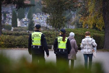Zbliża się Wszystkich Świętych. To czas pamięci, ale też ostrożności