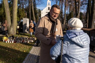 Kwesta zakończona sukcesem. Tyle zebrano na cmenatrzu Farnym