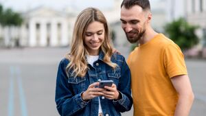 Internet za granicą z eSIM - jak podróżować z Białegostoku bez ograniczeń?