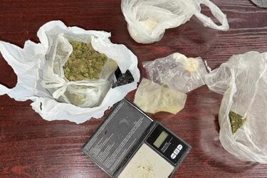 Nerwowe zachowanie zdradziło 38-latka. Oto co miał w torbie