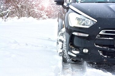 Ekspert dosadnie o ogumieniu całorocznym. "To nie są opony dla każdego"